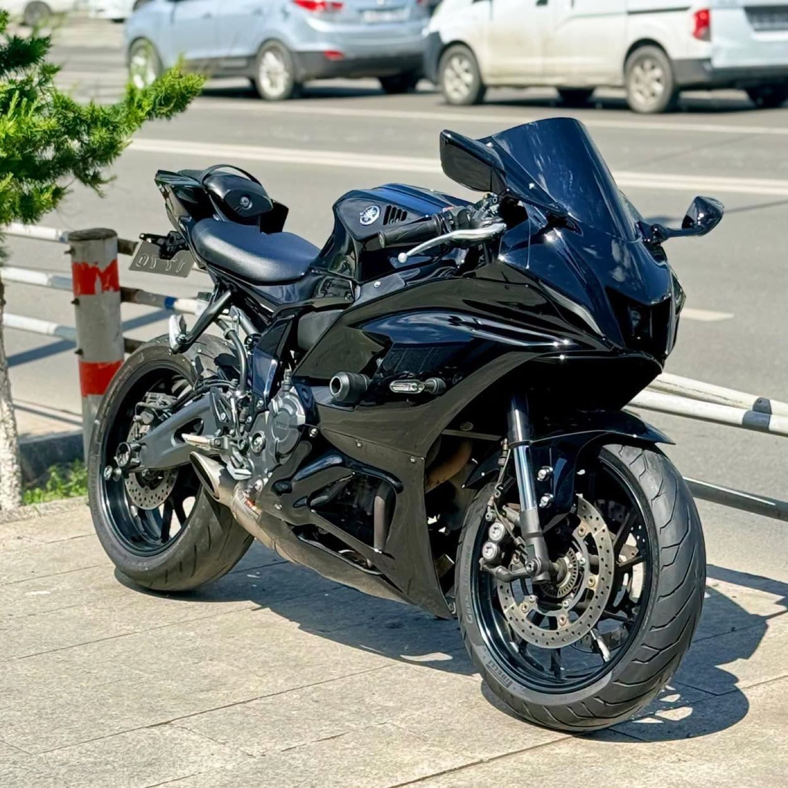 Yamaha YZF-R7 3