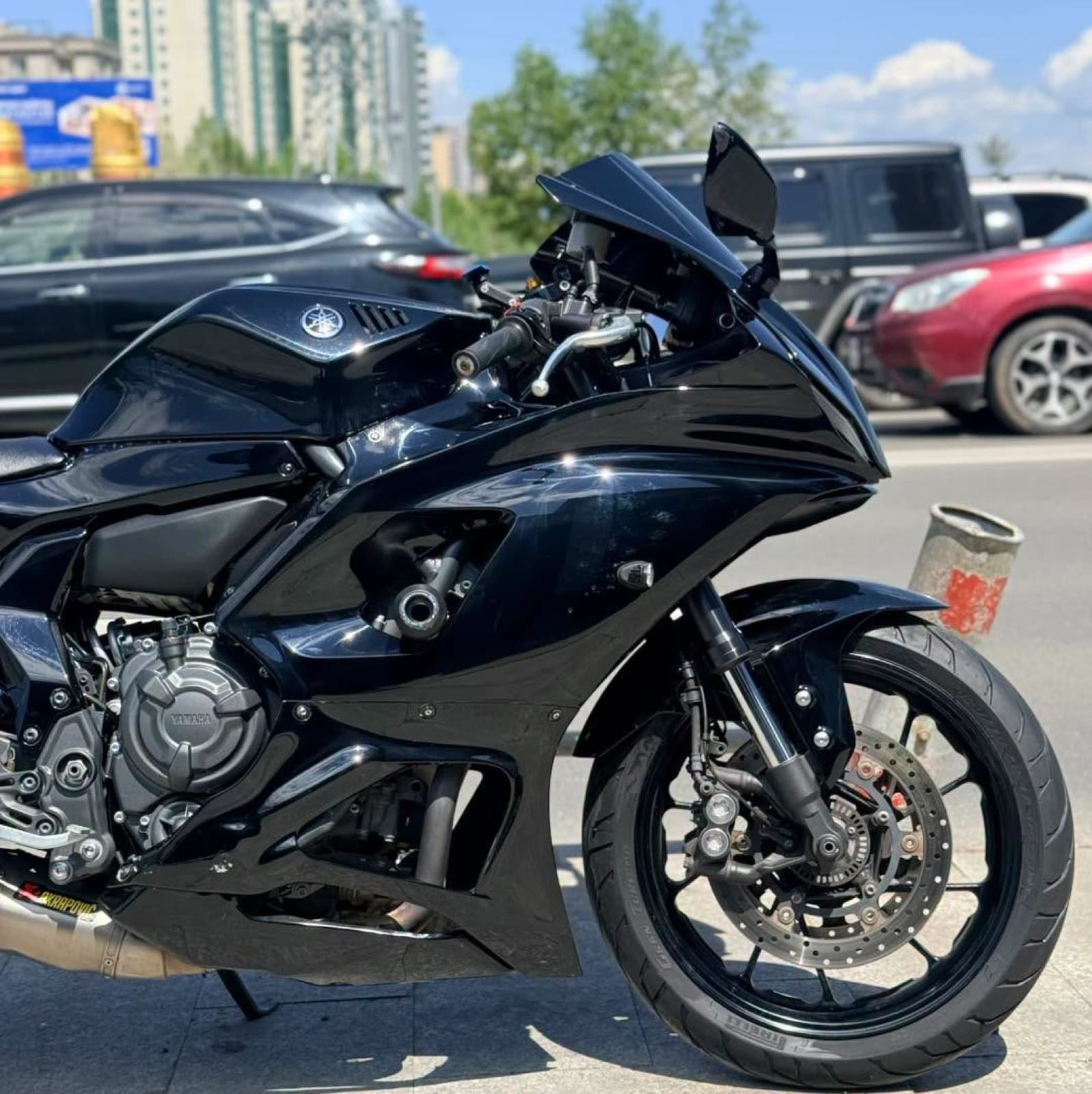Yamaha YZF-R7 4