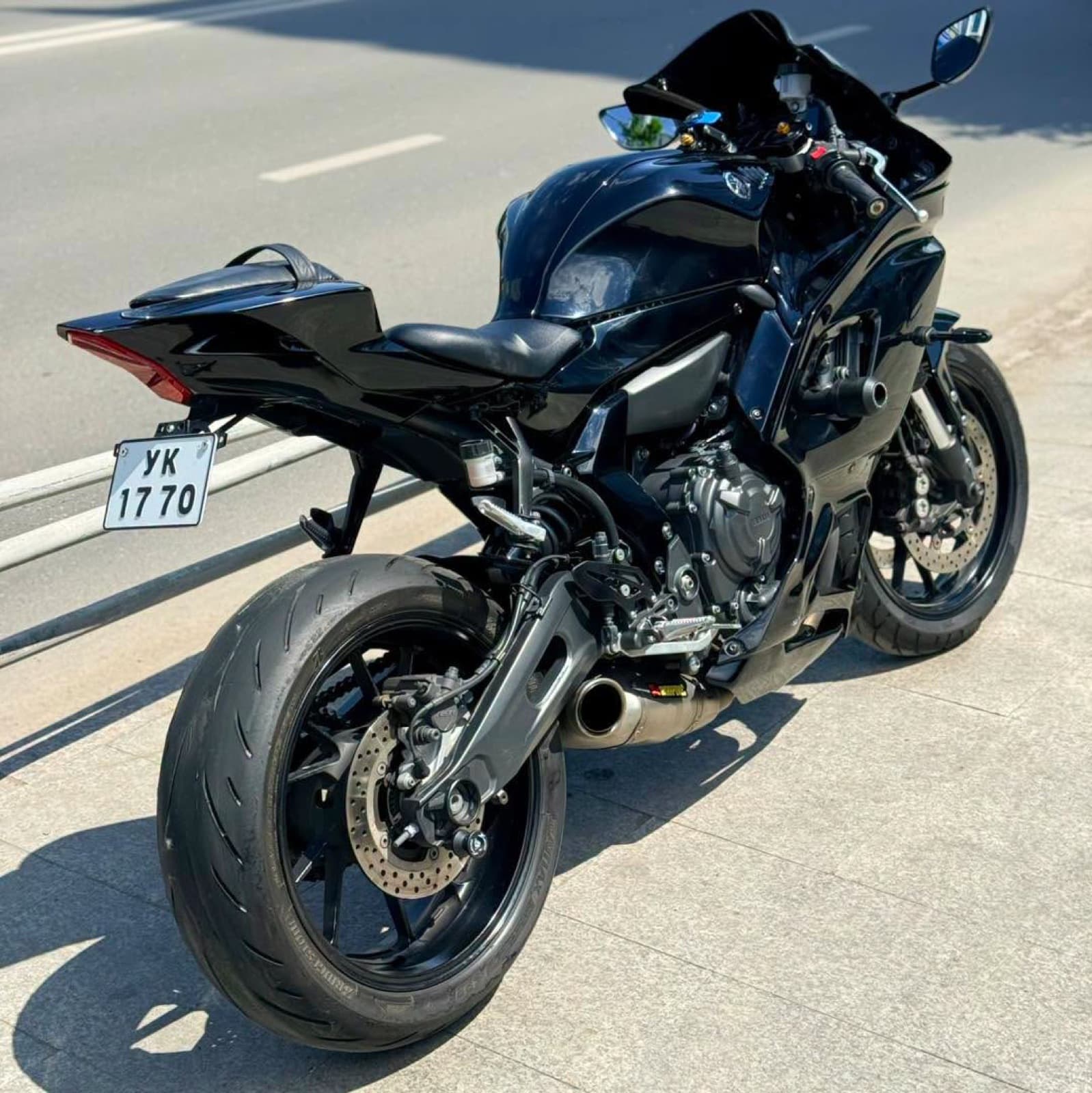 Yamaha YZF-R7 6