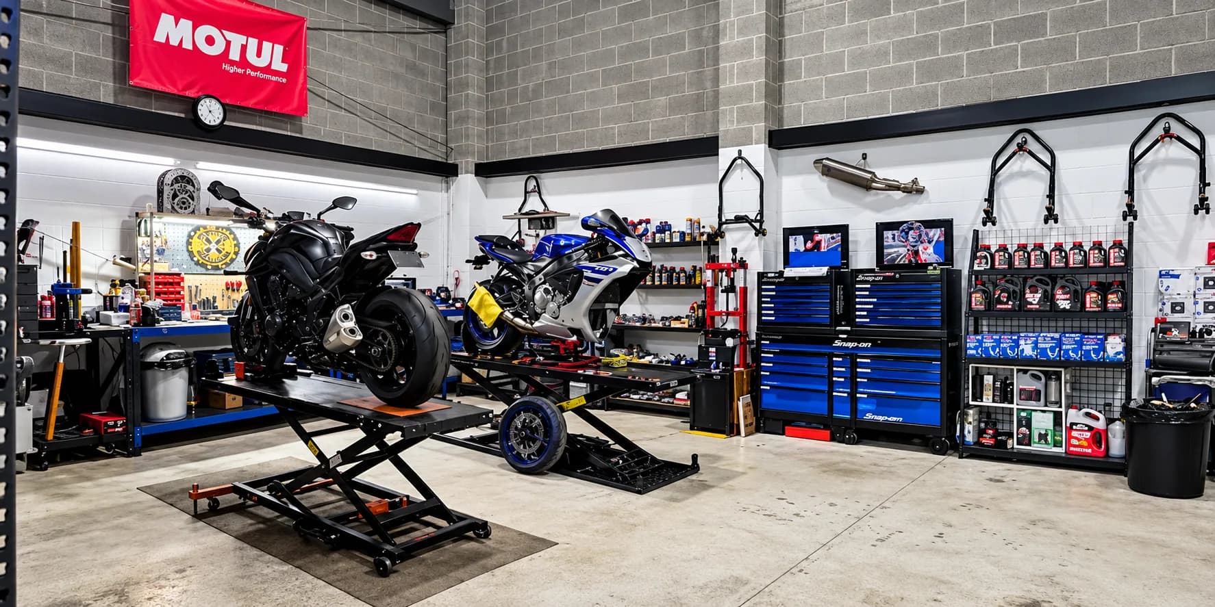 workshop: mechanic with a bike