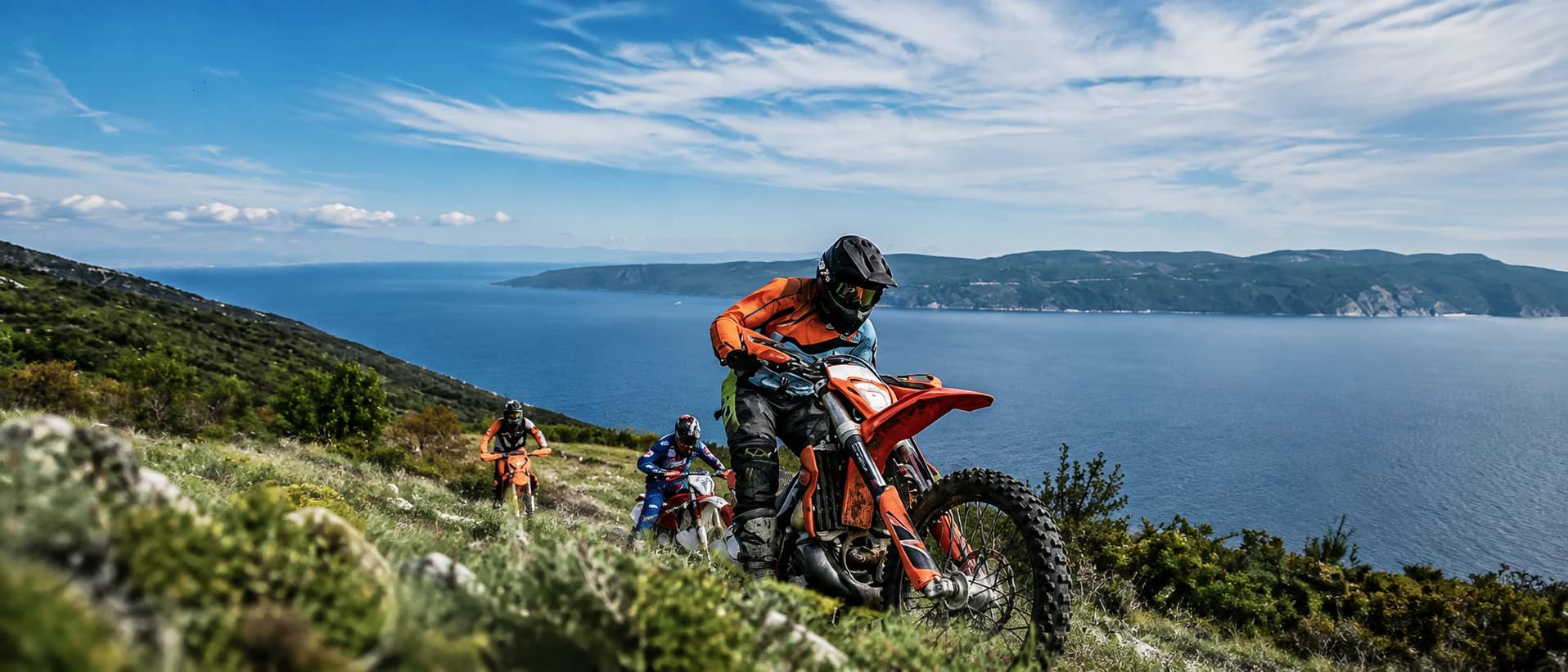 tours: riders crossing the Mongolian steppe