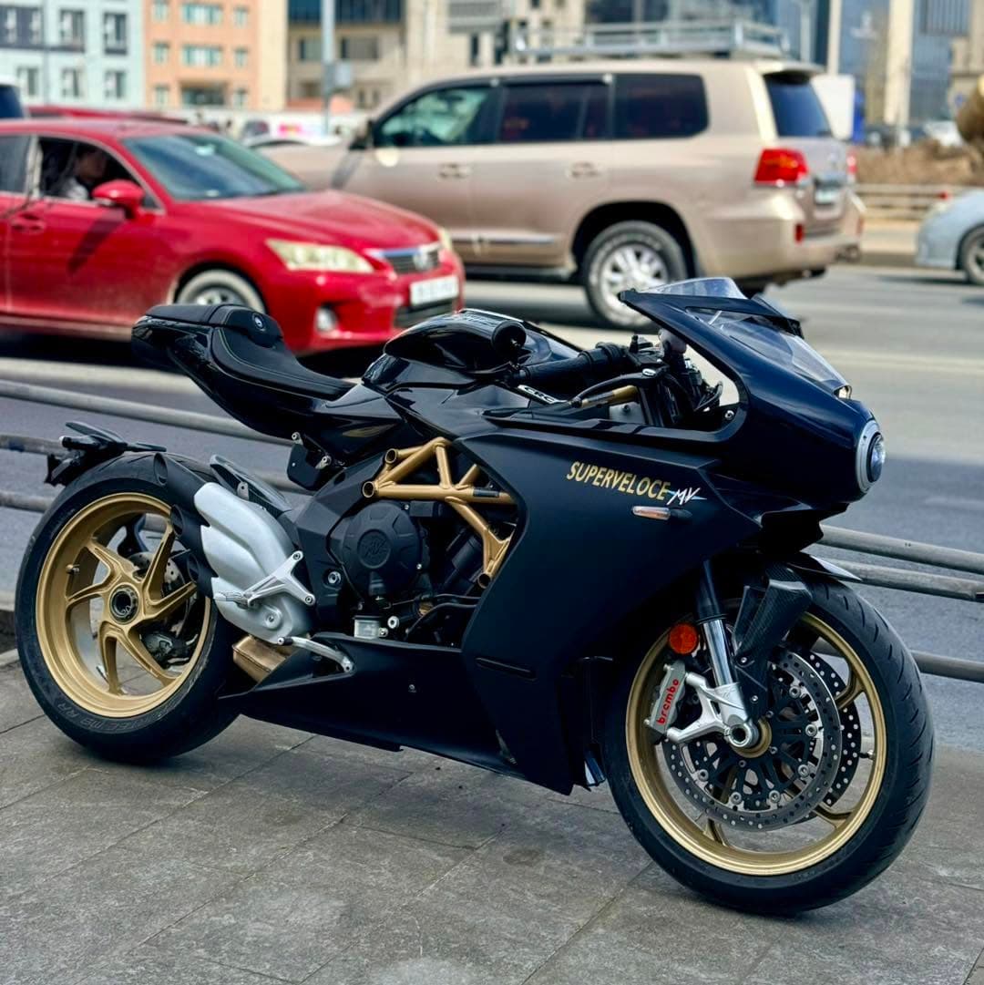 MV Agusta Superveloce 800