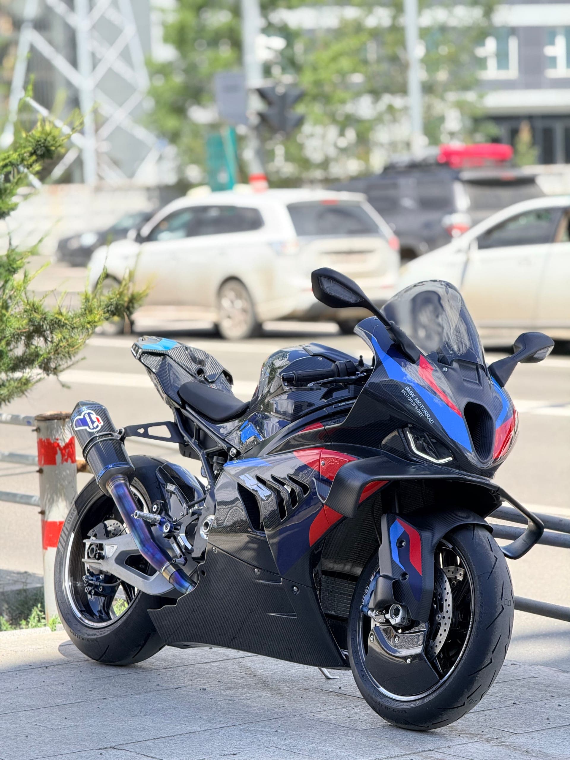 BMW M1000RR
