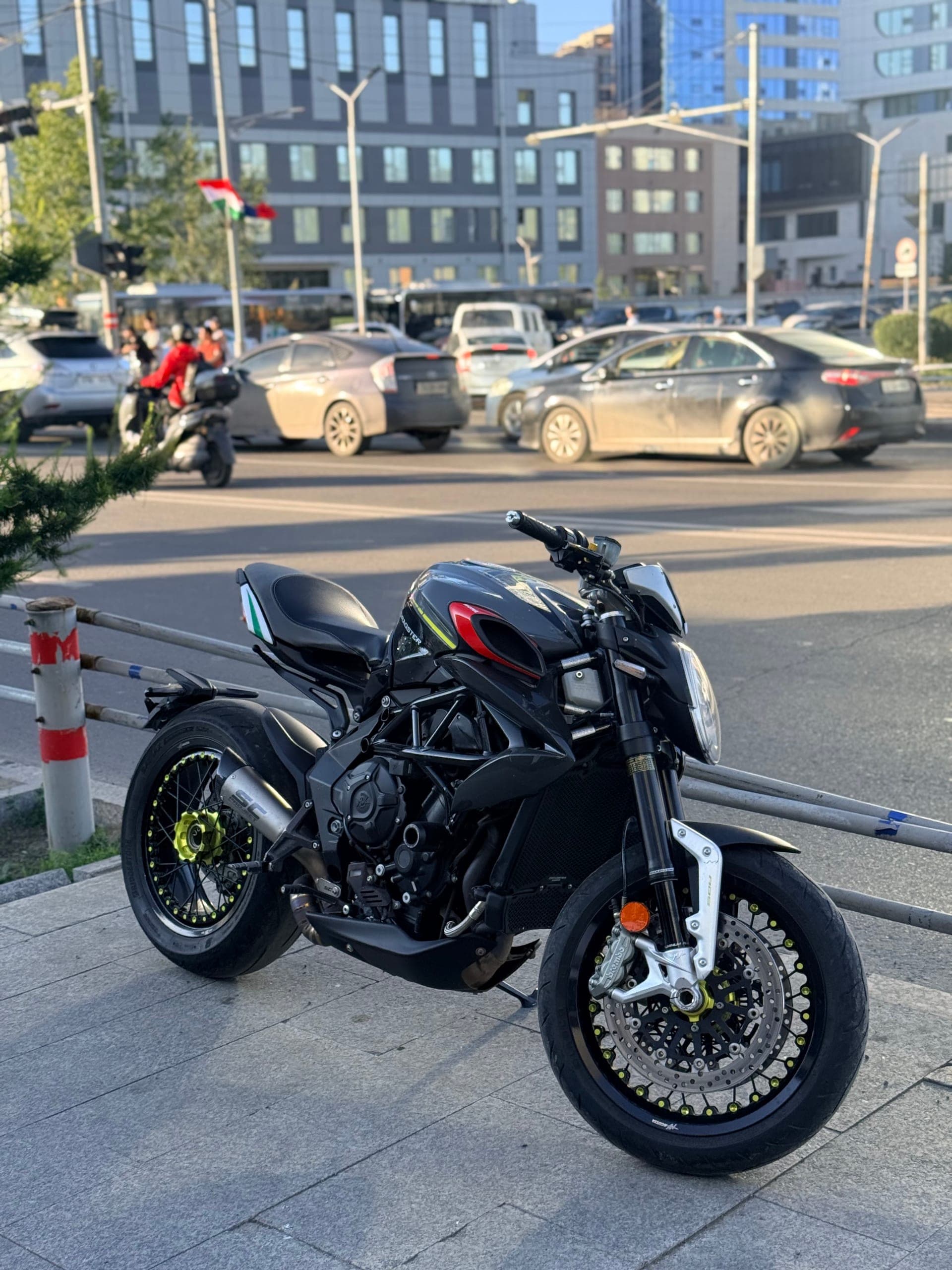 MV Agusta Dragster 800