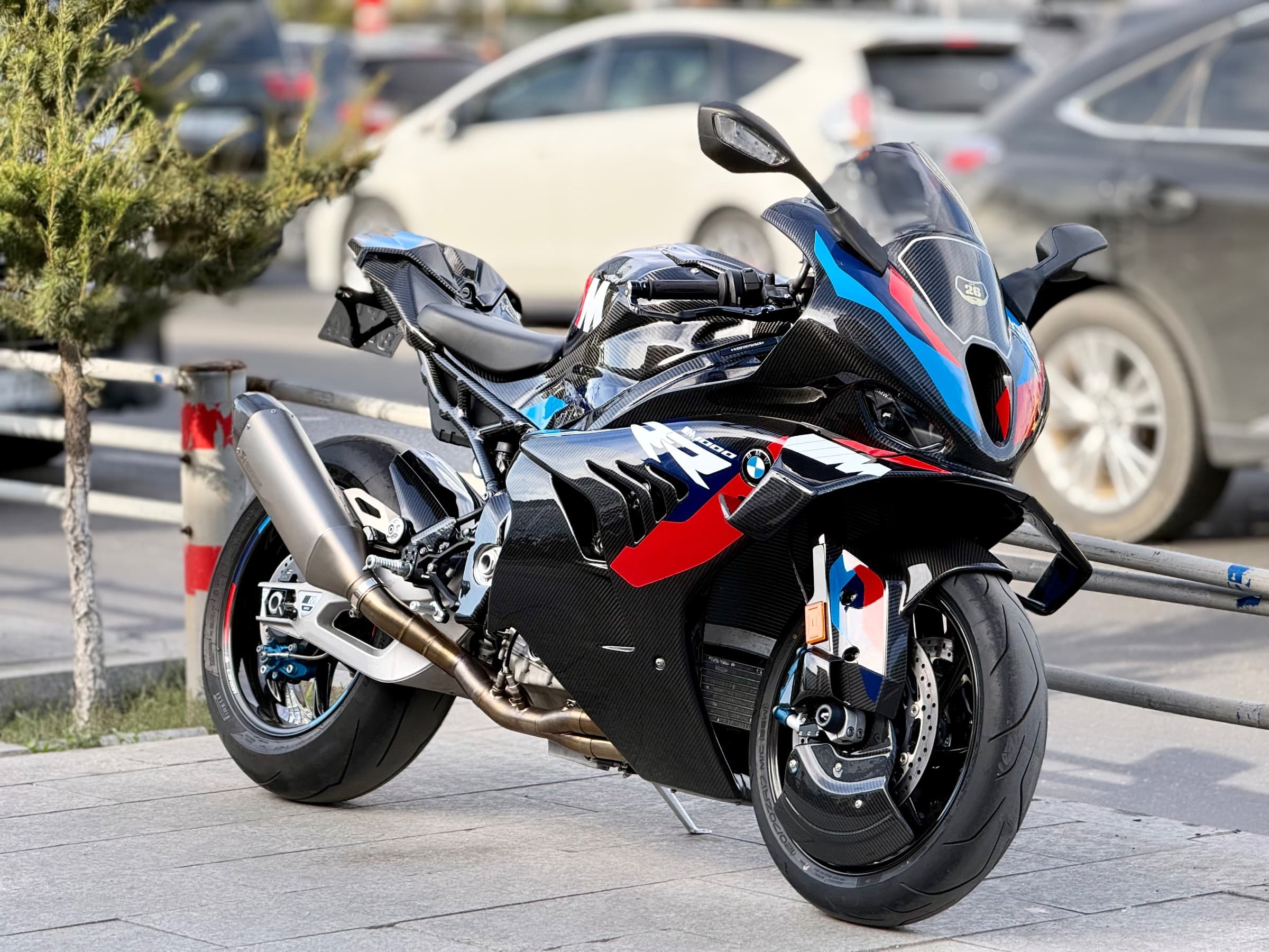 BMW M1000RR